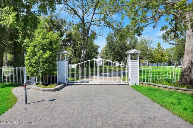 580 BROWARD Road, Jacksonville, FL 32218