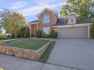 3428 Pembroke Place, Bedford, TX 76021