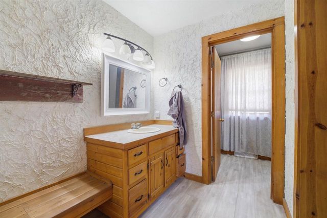 N8665 FIRELANE 10, Menasha, WI 54952