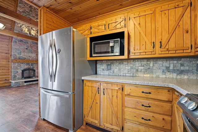 N8665 FIRELANE 10, Menasha, WI 54952