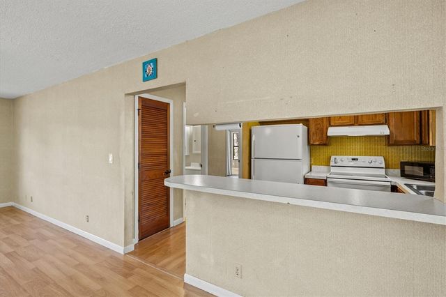 1312 TWIN LAKES AVENUE, Nokomis, FL 34275