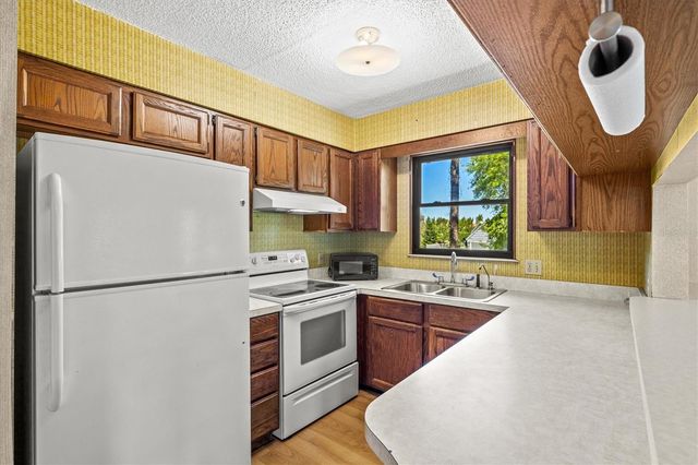 1312 TWIN LAKES AVENUE, Nokomis, FL 34275