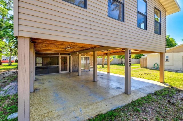 1312 TWIN LAKES AVENUE, Nokomis, FL 34275