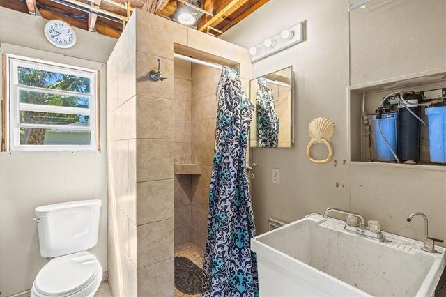 1312 TWIN LAKES AVENUE, Nokomis, FL 34275