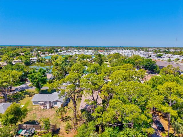 1312 TWIN LAKES AVENUE, Nokomis, FL 34275