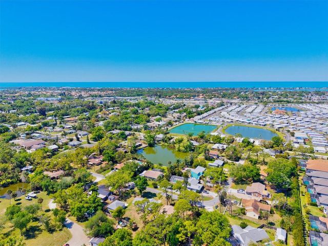 1312 TWIN LAKES AVENUE, Nokomis, FL 34275