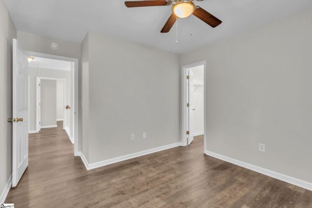 513 Walkingstick Way, Simpsonville, SC 29680