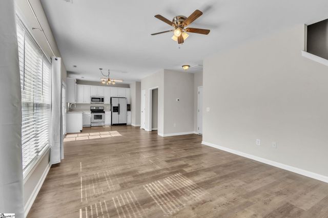 513 Walkingstick Way, Simpsonville, SC 29680