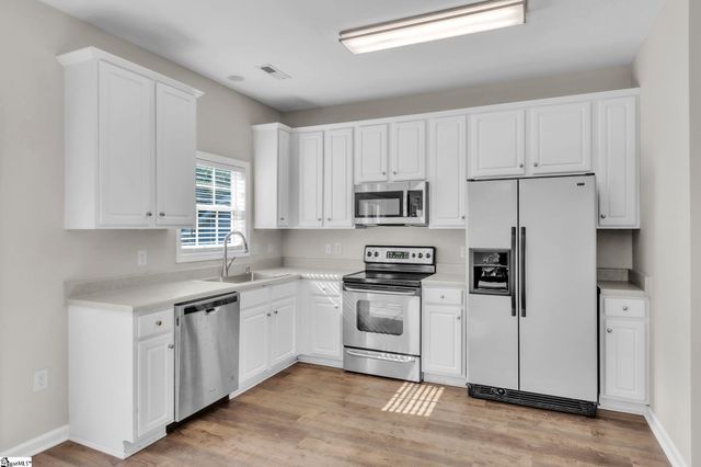 513 Walkingstick Way, Simpsonville, SC 29680