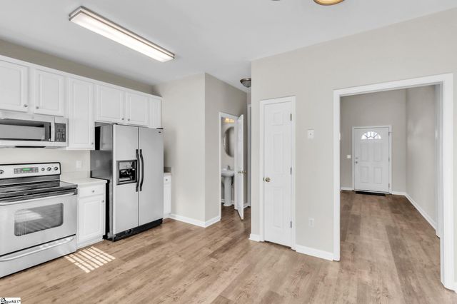 513 Walkingstick Way, Simpsonville, SC 29680