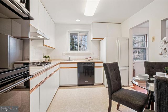 8928 CHELTONHAM PL, Annandale, VA 22003