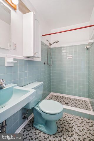 8928 CHELTONHAM PL, Annandale, VA 22003