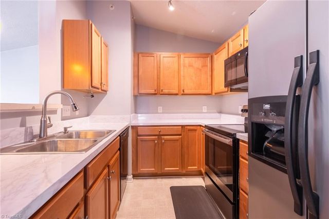 4701 Pennoak Lane M, Greensboro, NC 27407