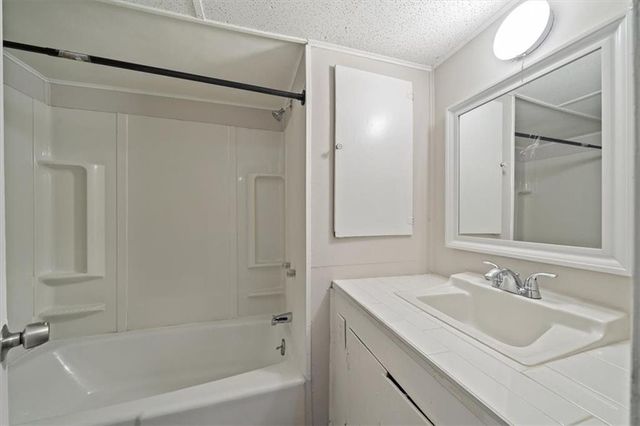 126 S Village Street, Tonganoxie, KS 66086