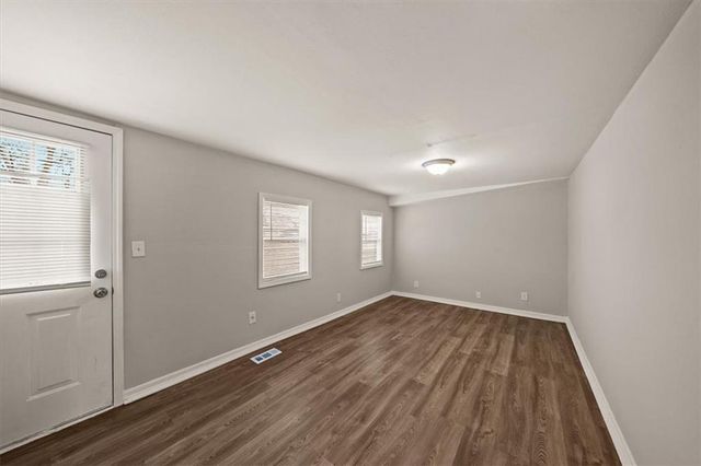 126 S Village Street, Tonganoxie, KS 66086