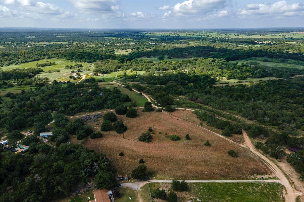 000 Josie LN, Bastrop, TX 78602
