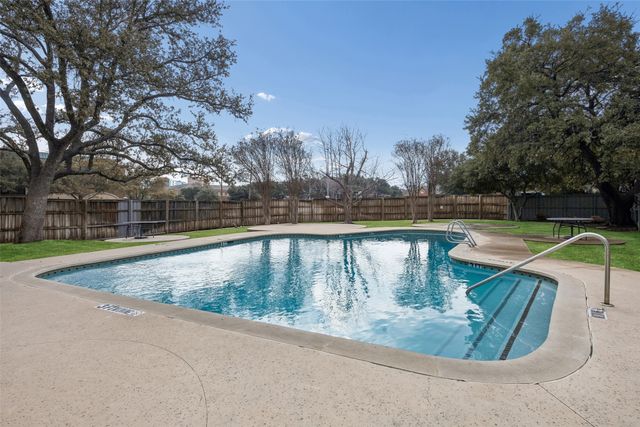 7506 W Northwest Highway 2, Dallas, TX 75225