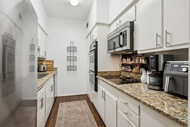 7506 W Northwest Highway 2, Dallas, TX 75225