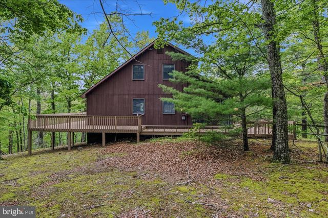 560 MOSS LN, Great Cacapon, WV 25422