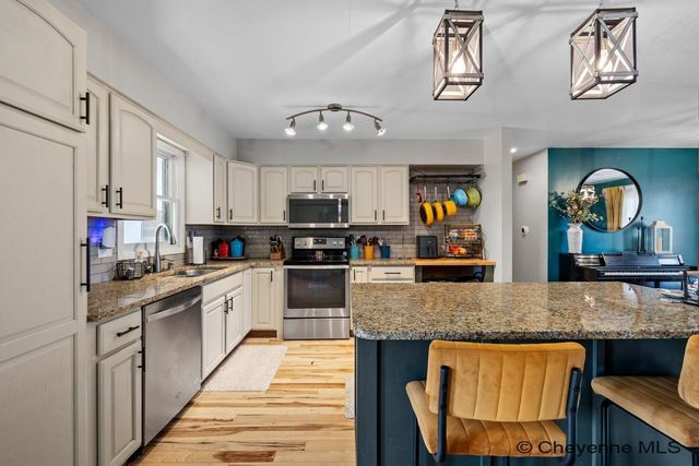 803 GOLDEN HILL ST, Cheyenne, WY 82009