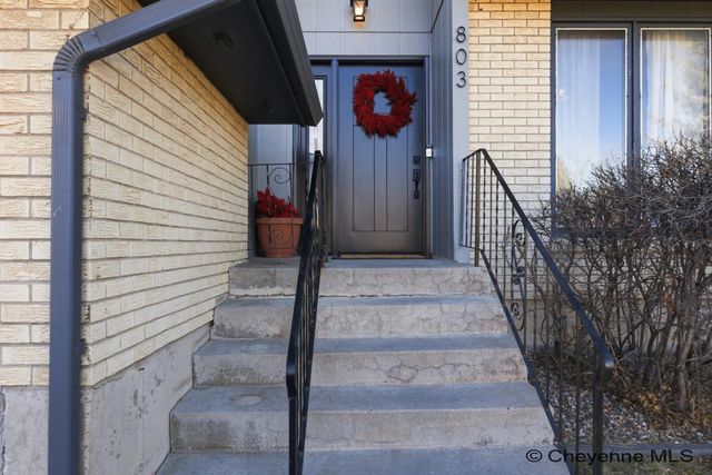 803 GOLDEN HILL ST, Cheyenne, WY 82009