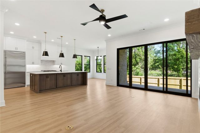 227 NE H Street, Bentonville, AR 72712