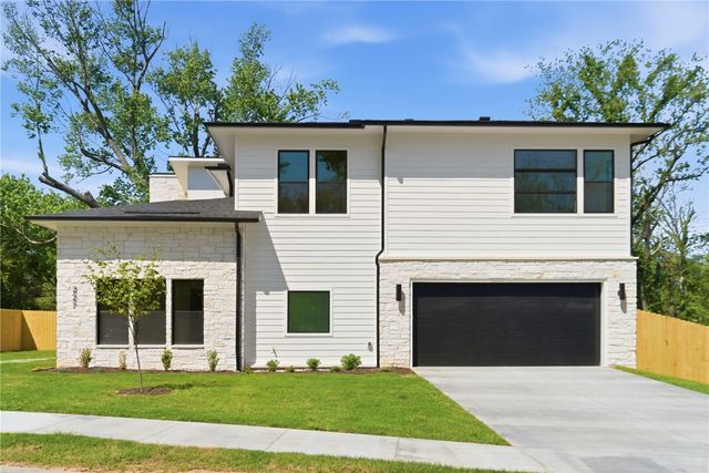227 NE H Street, Bentonville, AR 72712