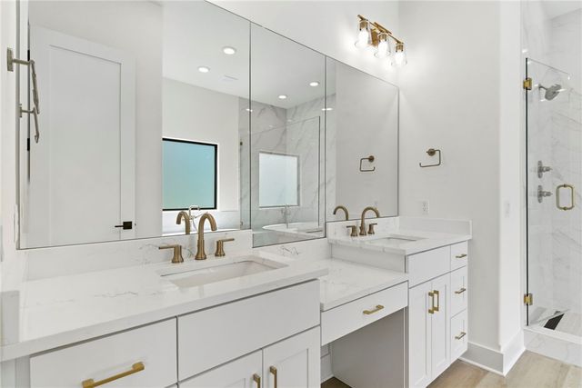 227 NE H Street, Bentonville, AR 72712