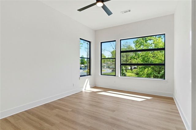 227 NE H Street, Bentonville, AR 72712