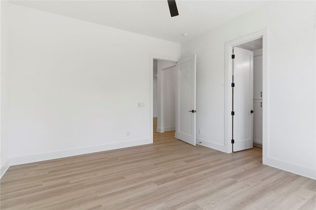 227 NE H Street, Bentonville, AR 72712