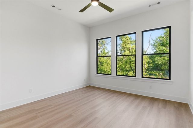 227 NE H Street, Bentonville, AR 72712