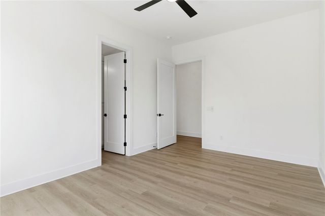 227 NE H Street, Bentonville, AR 72712