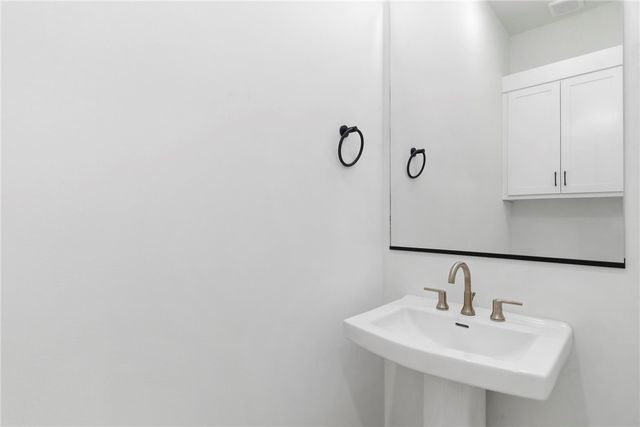 227 NE H Street, Bentonville, AR 72712