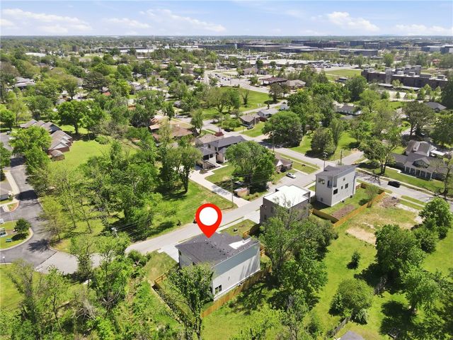 227 NE H Street, Bentonville, AR 72712