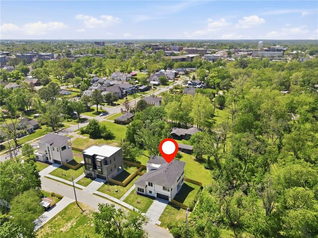 227 NE H Street, Bentonville, AR 72712