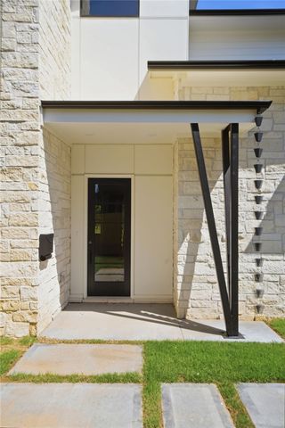 227 NE H Street, Bentonville, AR 72712