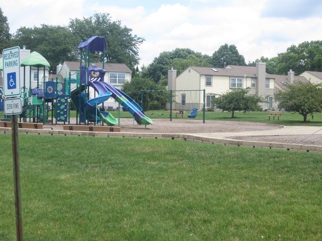 1051 Rockport Drive 1051, Carol Stream, IL 60188