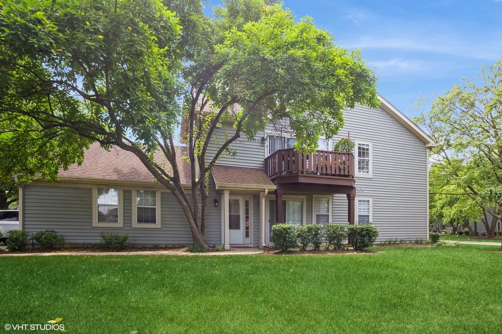 1051 Rockport Drive 1051, Carol Stream, IL 60188