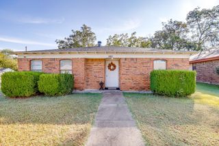 501 Allencrest Drive, White Settlement, TX 76108