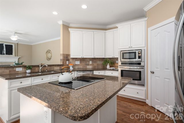 3415 Twelve Oaks Place, Charlotte, NC 28270
