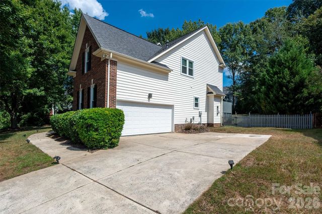 3415 Twelve Oaks Place, Charlotte, NC 28270