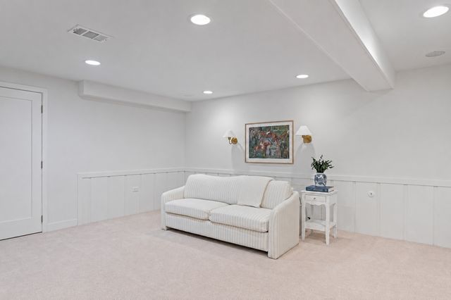 6 Deer Run, Lincolnshire, IL 60069
