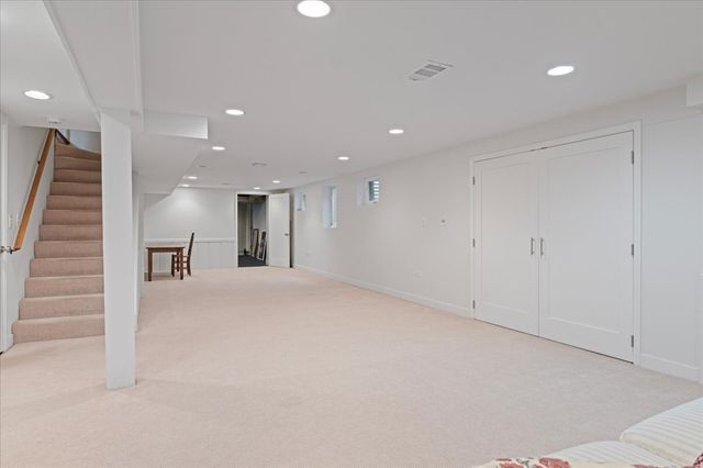 6 Deer Run, Lincolnshire, IL 60069