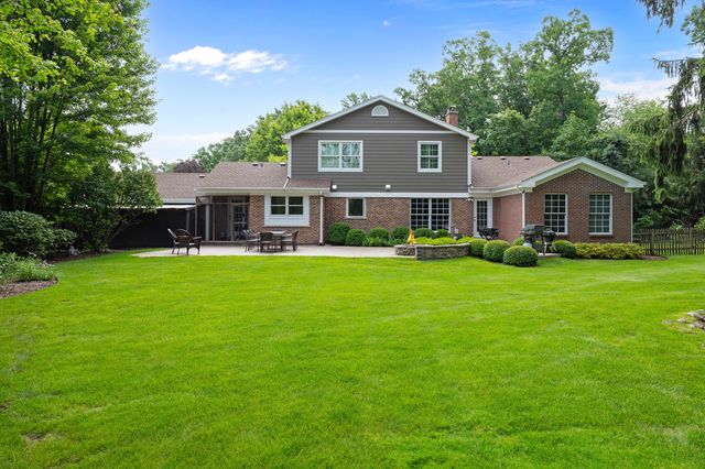 6 Deer Run, Lincolnshire, IL 60069