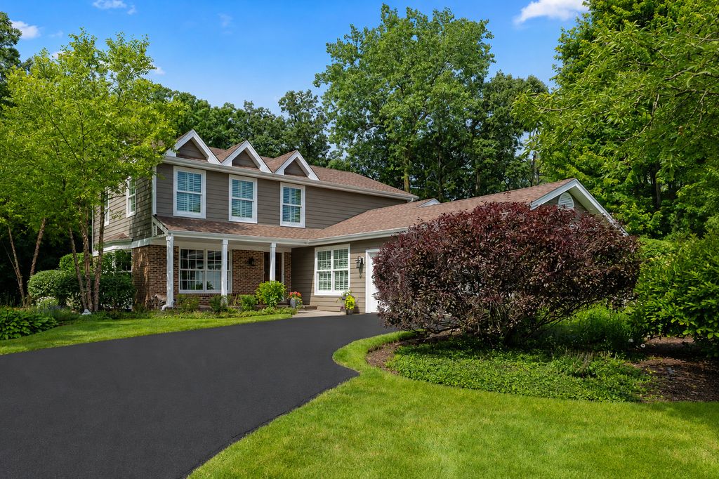 6 Deer Run, Lincolnshire, IL 60069