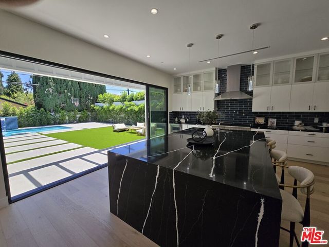 5012 Enfield Avenue, Los Angeles, CA 91316