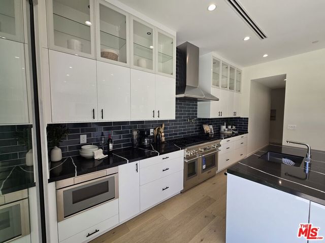 5012 Enfield Avenue, Los Angeles, CA 91316