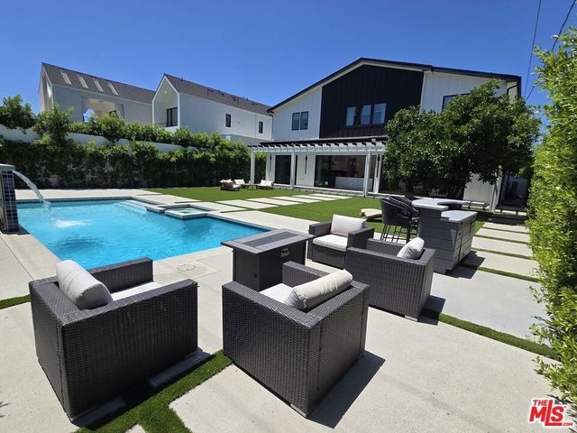 5012 Enfield Avenue, Los Angeles, CA 91316