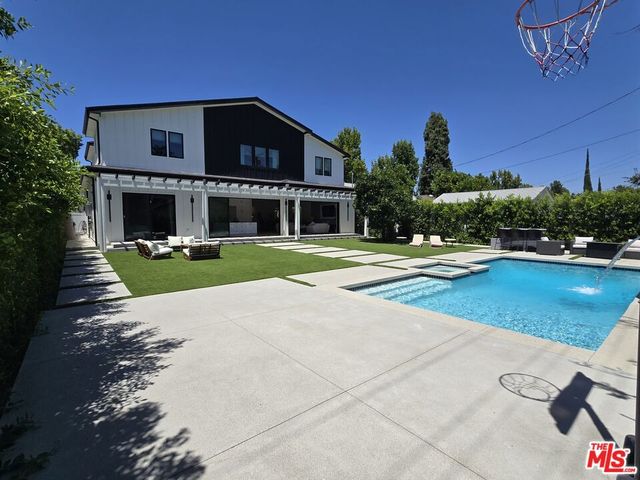 5012 Enfield Avenue, Los Angeles, CA 91316
