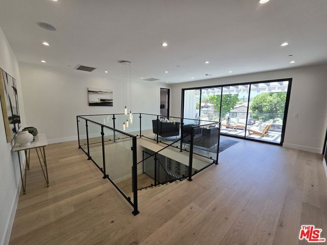 5012 Enfield Avenue, Los Angeles, CA 91316